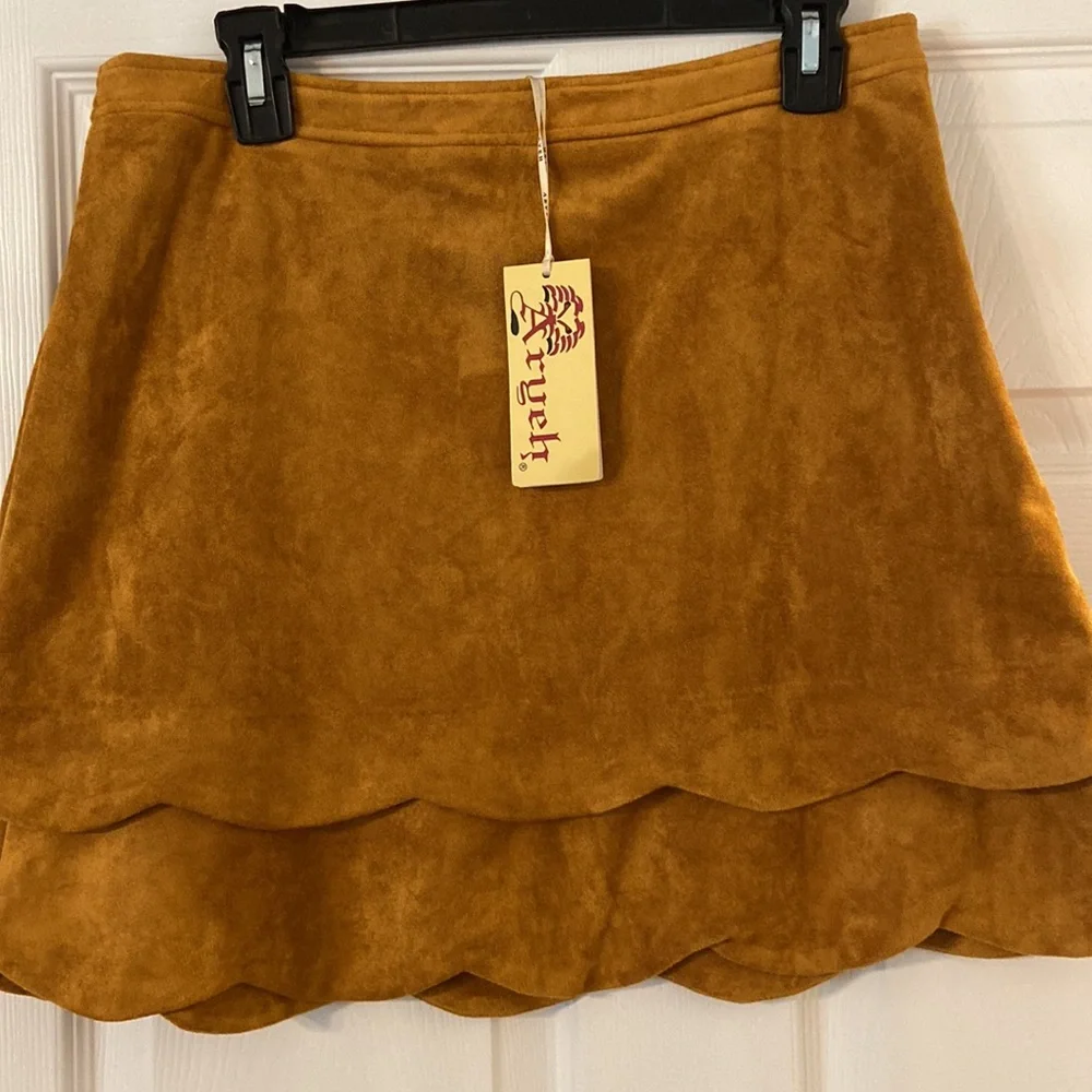 ARYEH Suede Skirt size M brand new with tag color camel waist 30” - Picture 2 of 12